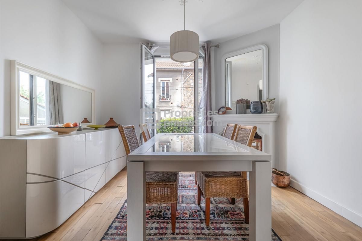 ARGENTEUIL Comme une maison en plein coeur d'Argenteuil, Appartement en rez-de-jardin de 80 m² avec deux espaces extérieurs privatifs de 130m² 4