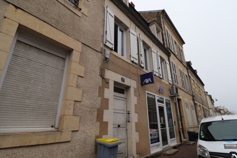NEVERS Immeuble Nevers 8 pièce(s) 230 m2 1