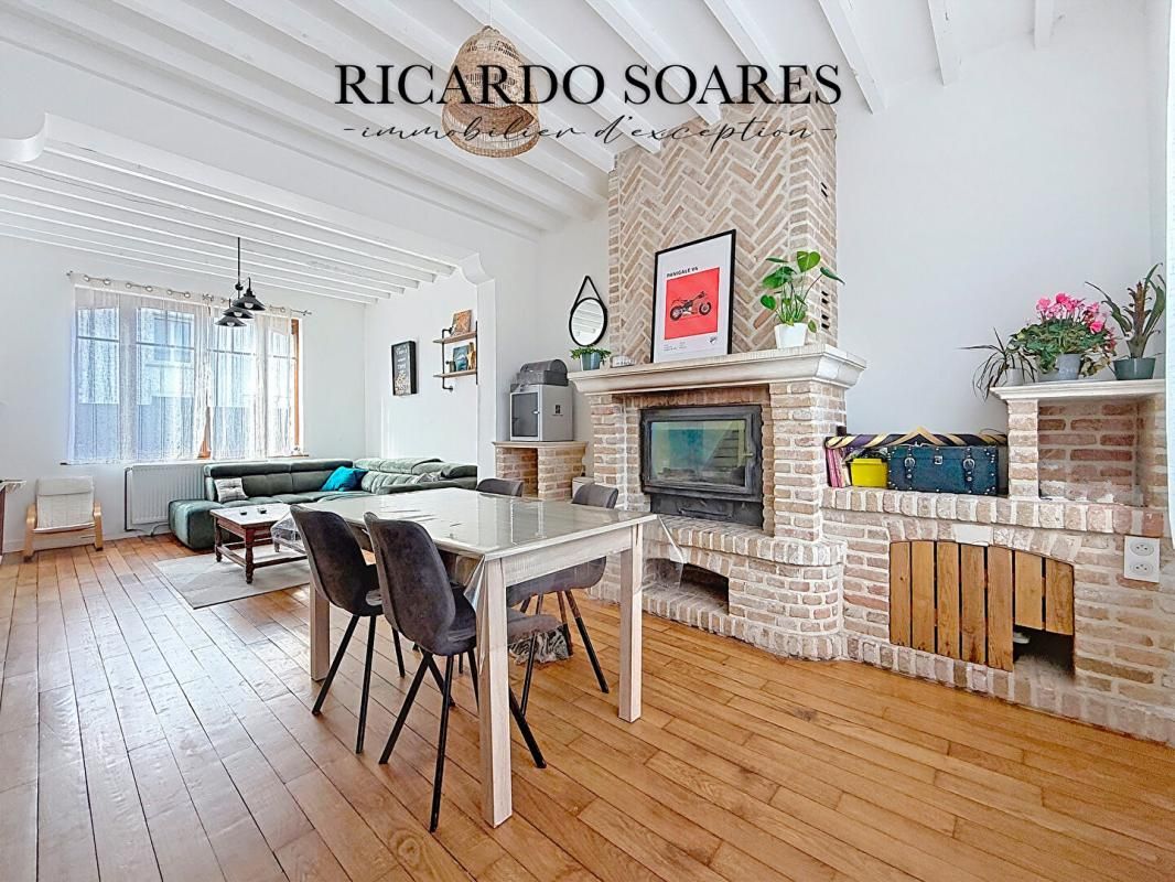 PONT-SAINTE-MAXENCE 60700 PONT-SAINTE-MAXENCE - MAISON DE CHARME RÉNOVÉE / 147 m² AU SOL / 4 CHAMBRES / STUDIO 16 m² / GARAGE 3