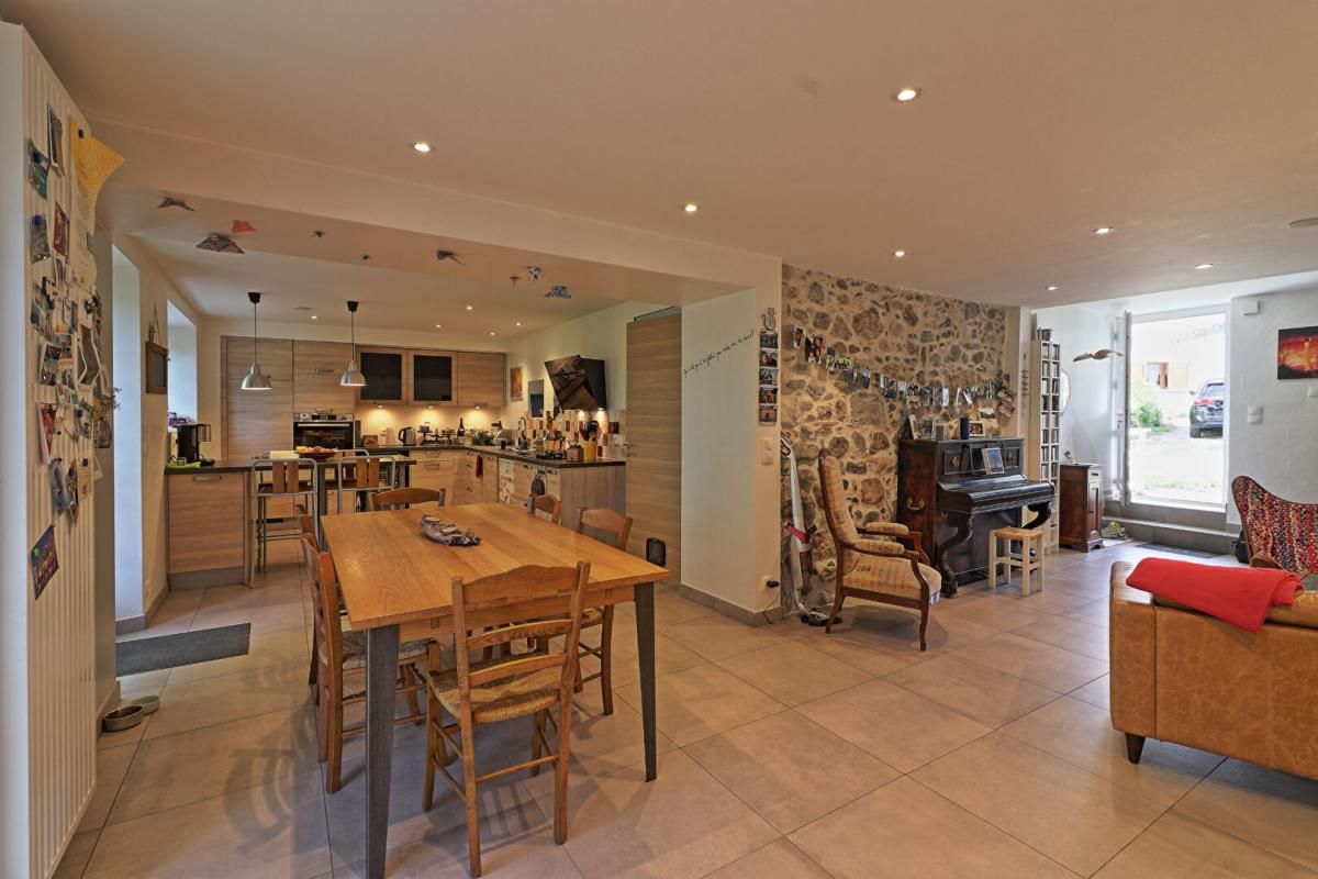 ALBY-SUR-CHERAN Maison Alby Sur Chéran, 5 chambres, terrasses, garage et jardin 3