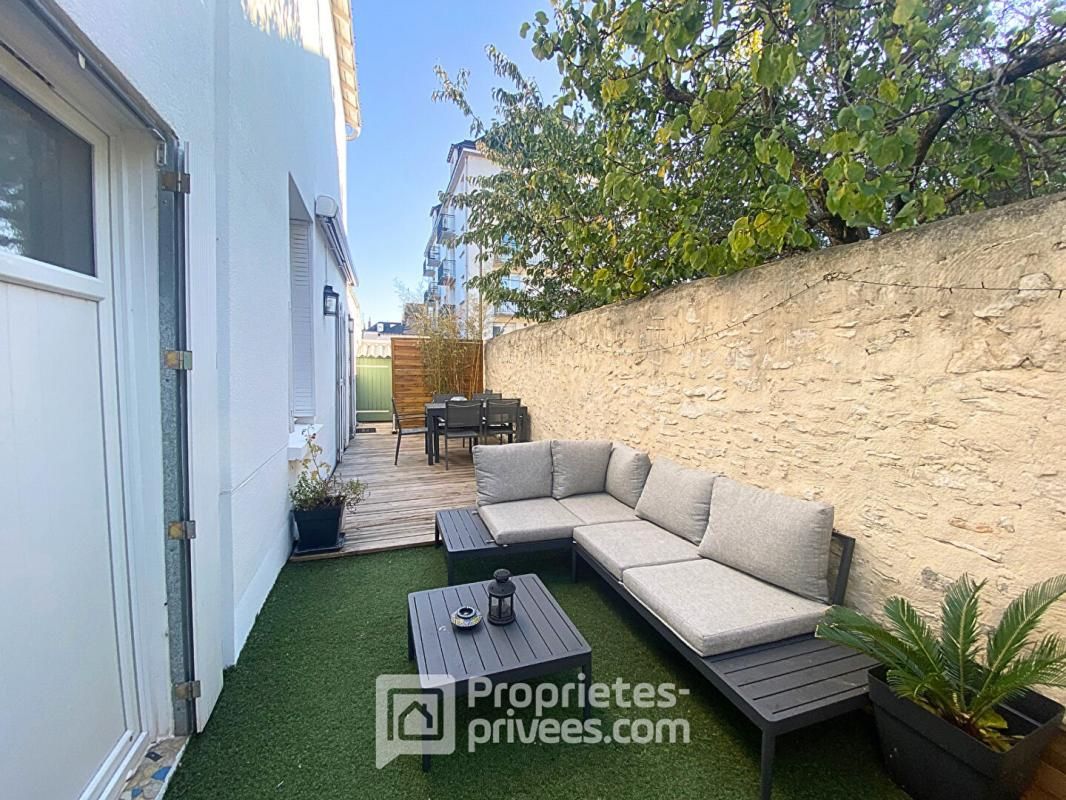 TOURS Maison de ville 3 pièces sur cour avec parking - Quartier Rabelais Tonnelé 3