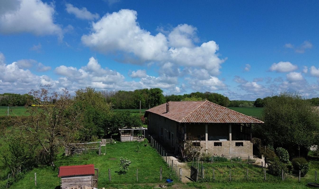 MANTENAY-MONTLIN Ferme bressane Mantenay-Montlin 8  pièce(s) 240 m2 4