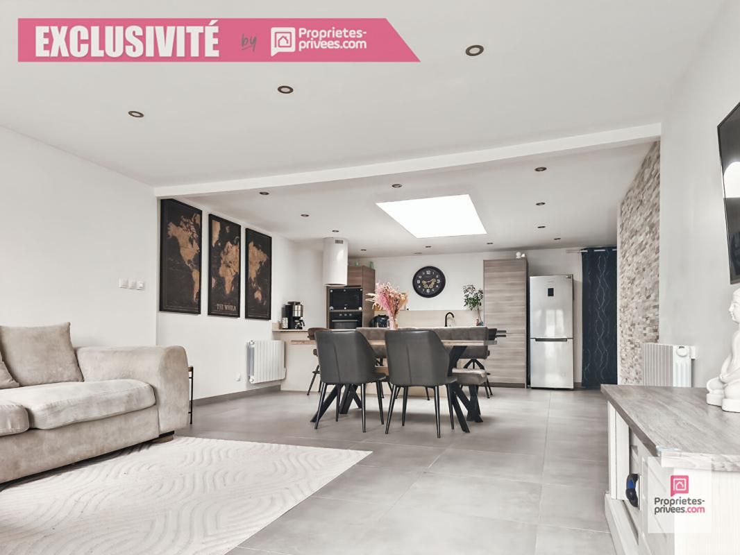 Wattrelos, proche parc, magnifique maison rénovée avec 3 chambres (dont une au RDC), jardin, stationnement privatif