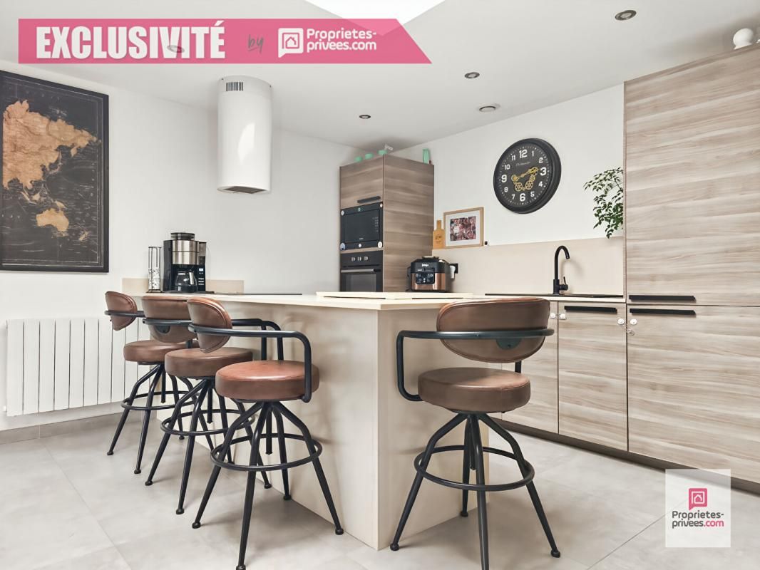 WATTRELOS Wattrelos, proche parc, magnifique maison rénovée avec 3 chambres (dont une au RDC), jardin, stationnement privatif 3