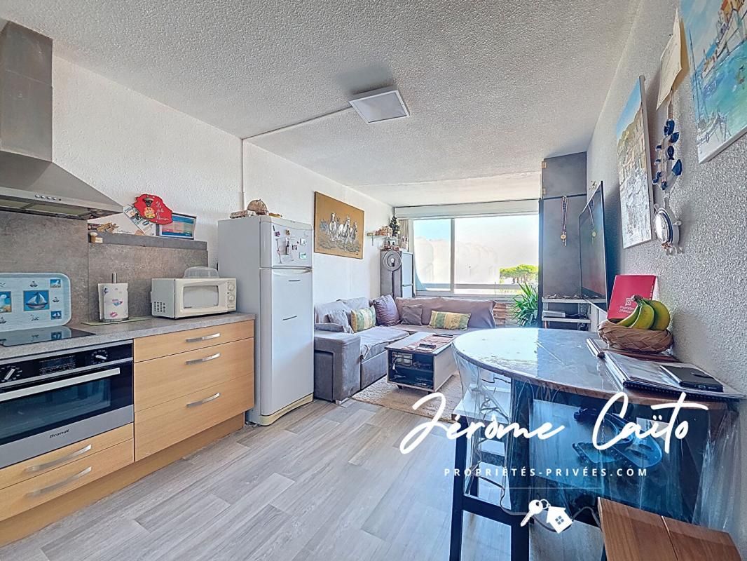 LE GRAU-DU-ROI Appartement Le Grau Du Roi 1 pièce(s) 27.53 m2 + PP + Cellier 2