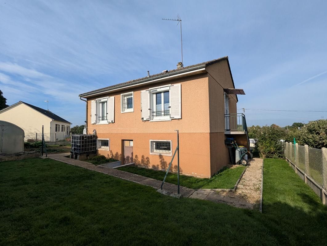 LA LOUPE Pavillon sur sous-sol total 3 chambres 2