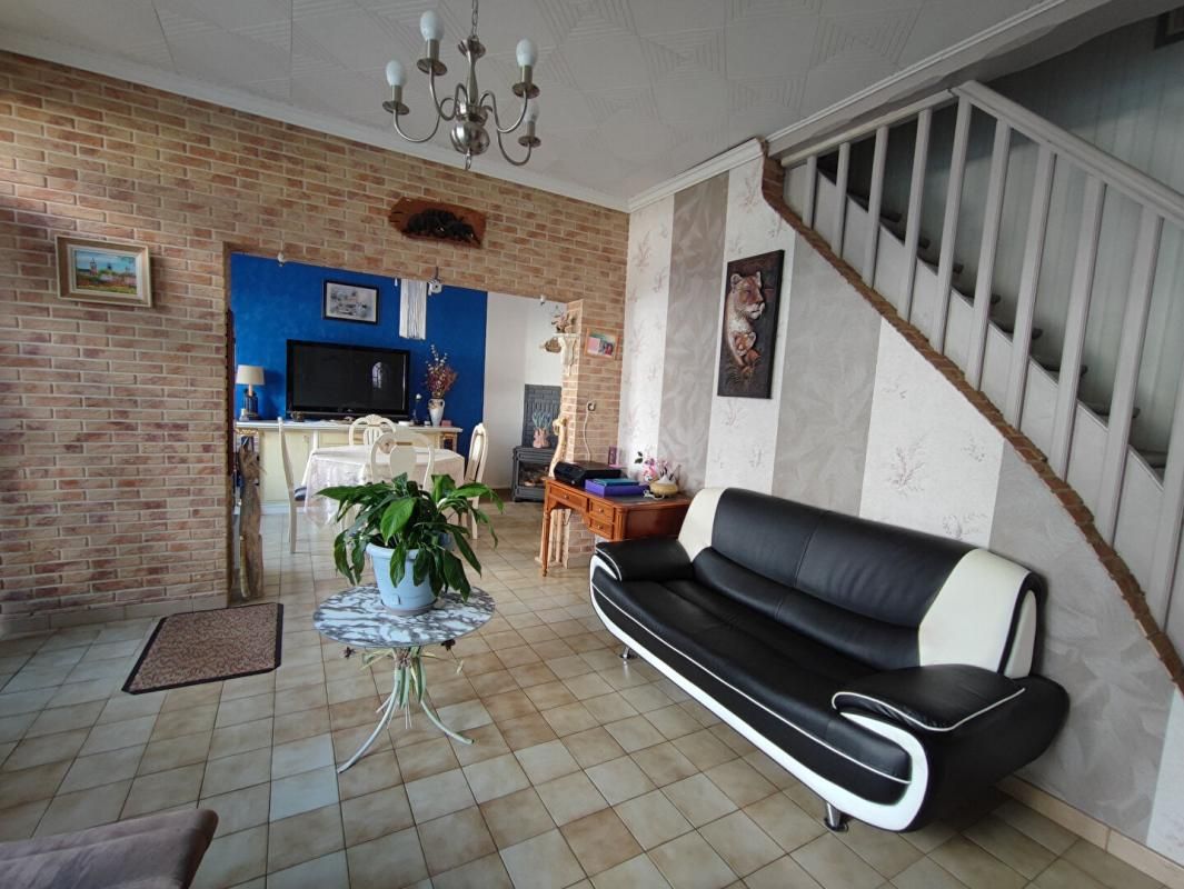 ANGRES Maison Angres 6 pièce(s) 113.56 m2 2