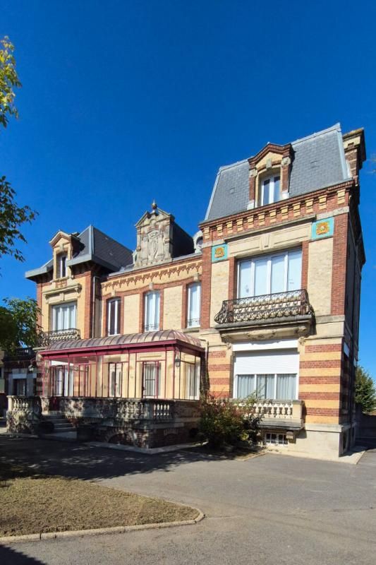 CREPY-EN-VALOIS Demeure de Prestige Crepy En Valois 14 pièce(s) 443 m2 4