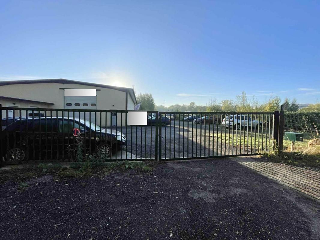 PONTPOINT 60700 PONTPOINT - Local d'activité 380 m² + Bureau 30 m² 3
