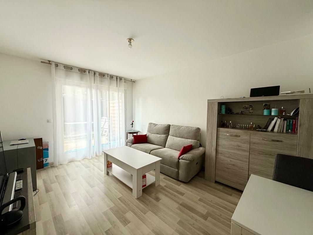 FLEURY-MEROGIS Appartement Fleury Merogis 2 pièce(s) 41 m2 2