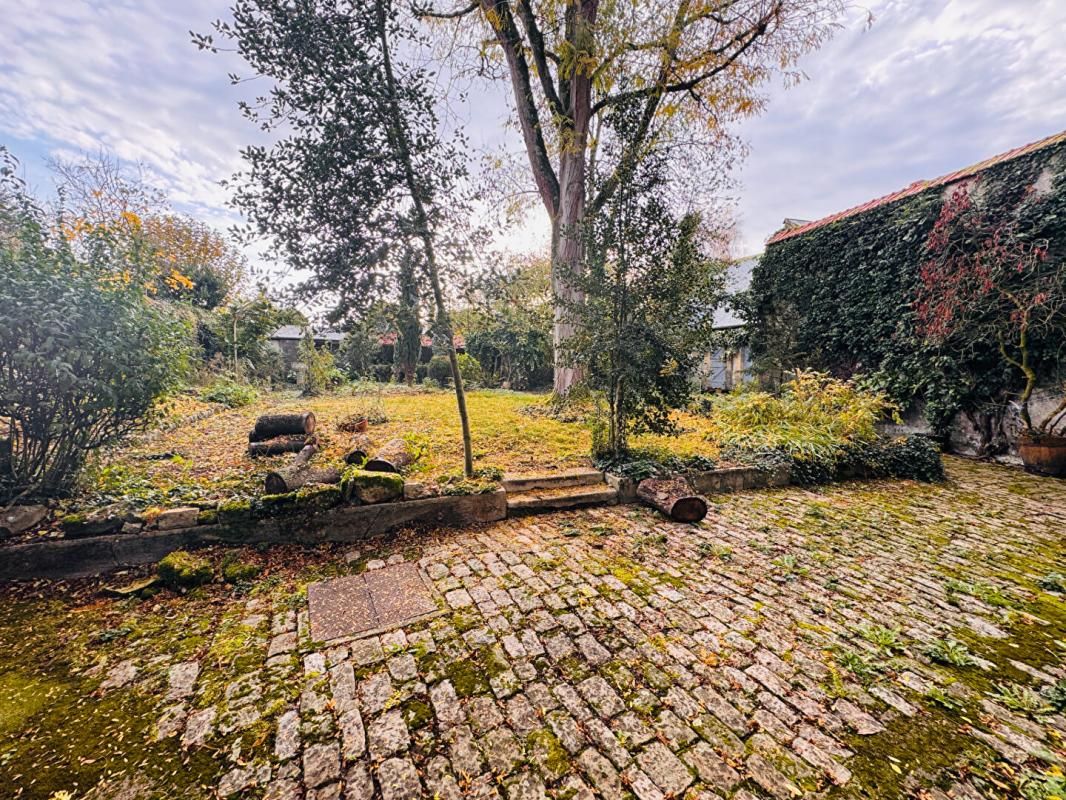 PREMERY Grande maison familiale dans le centre de Prémery 4