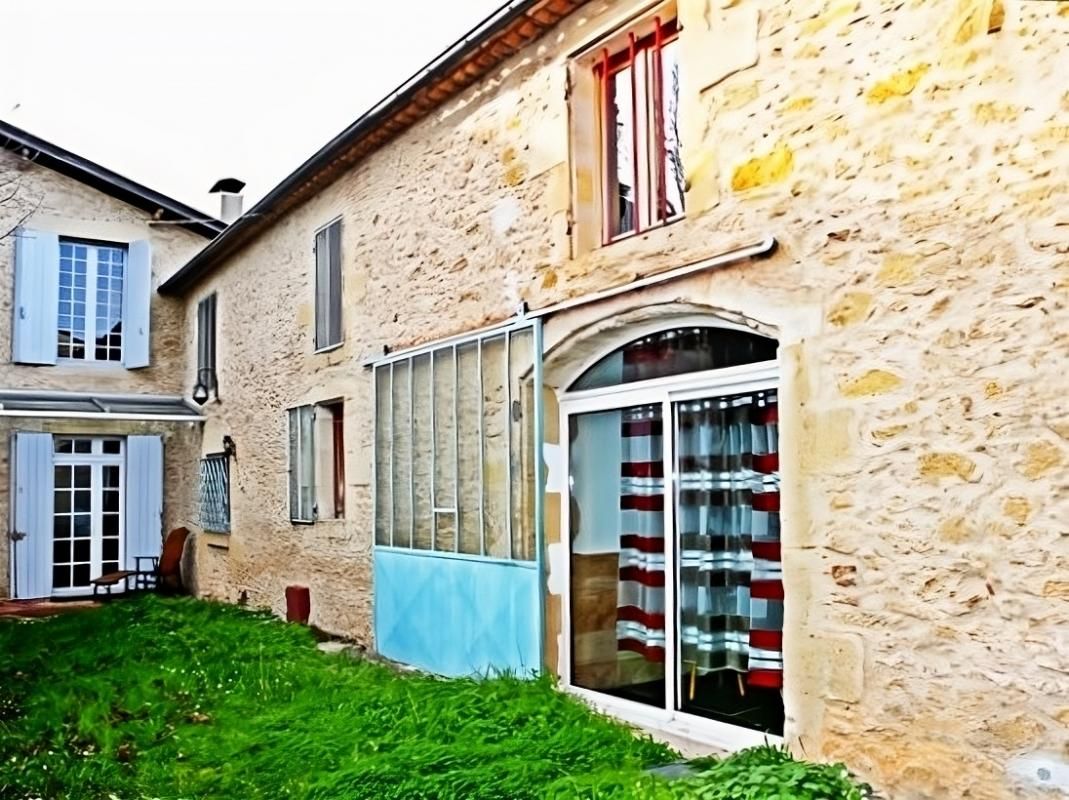 SAINT-PIERRE-D'AURILLAC Maison d'habitation proche Langon + gîte attenant 1