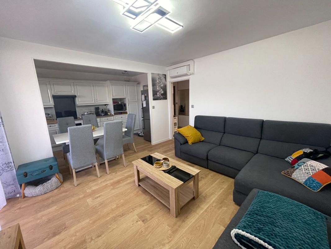MARSEILLE-9E-ARRONDISSEMENT 13009 Mazargues Appt de Type 4 avec balcon + 1 parking privé 2