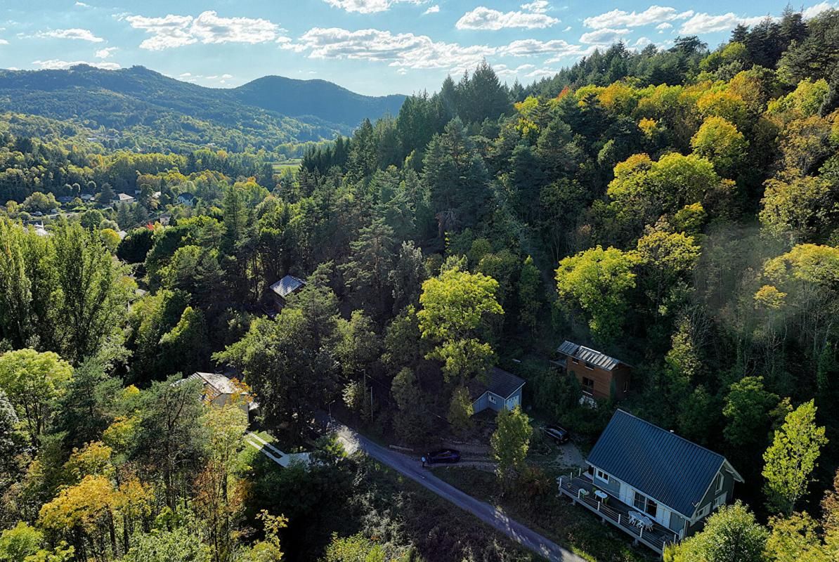 Ensemble de 2 Villas  8 pièces de 205 m2 sur 6523 m2