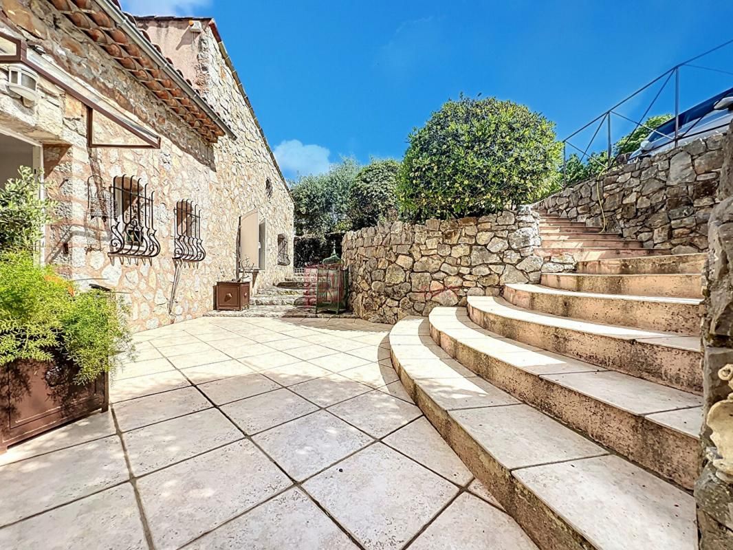 AURIBEAU-SUR-SIAGNE Villa 5 pièces 182 m2 avec TERRAIN DE 1600 M2 2