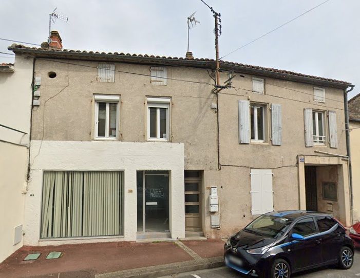 Immeuble Ruelle Sur Touvre 260 m2