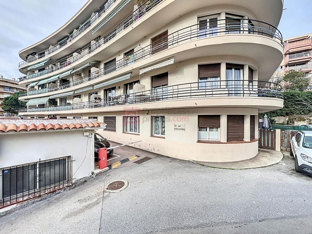 Grand studio de 35 m² au rez-de-chaussée, en plein coeur de Vallauris