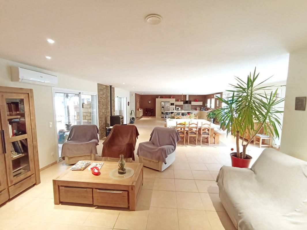 CAUDIES-DE-FENOUILLEDES Villa Caudies-de-Fenouillèdes 7 pièces 310 m2 2