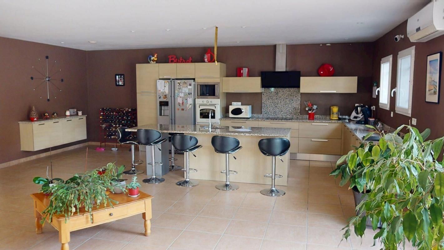 CAUDIES-DE-FENOUILLEDES Villa Caudies-de-Fenouillèdes 7 pièces 310 m2 3