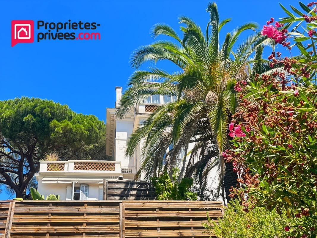 CANNES Cannes : Appartement bourgeois, terrasse vue mer et extension possible 2