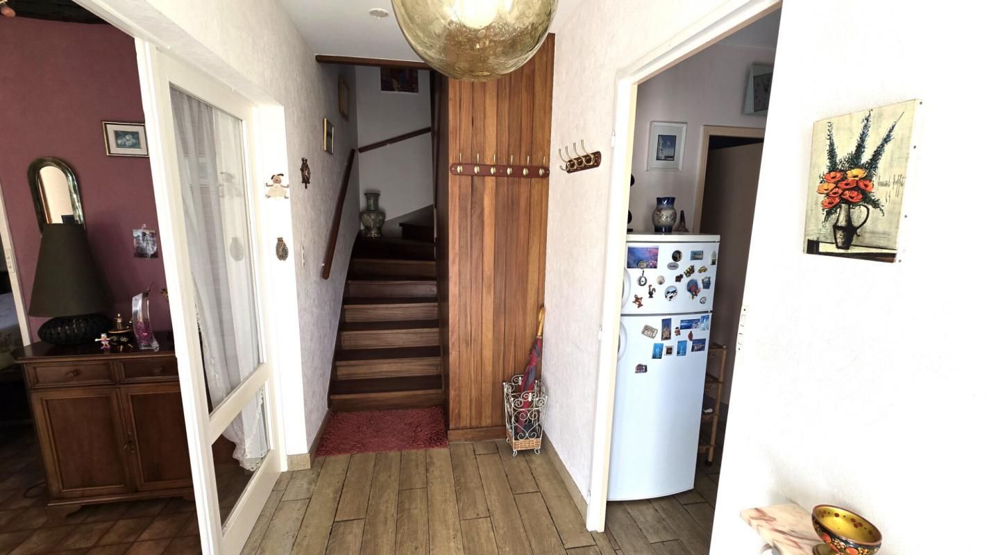 POITIERS Maison  4 pièce(s) de 91 m2  avec 3 chambres  et 1 garage 3