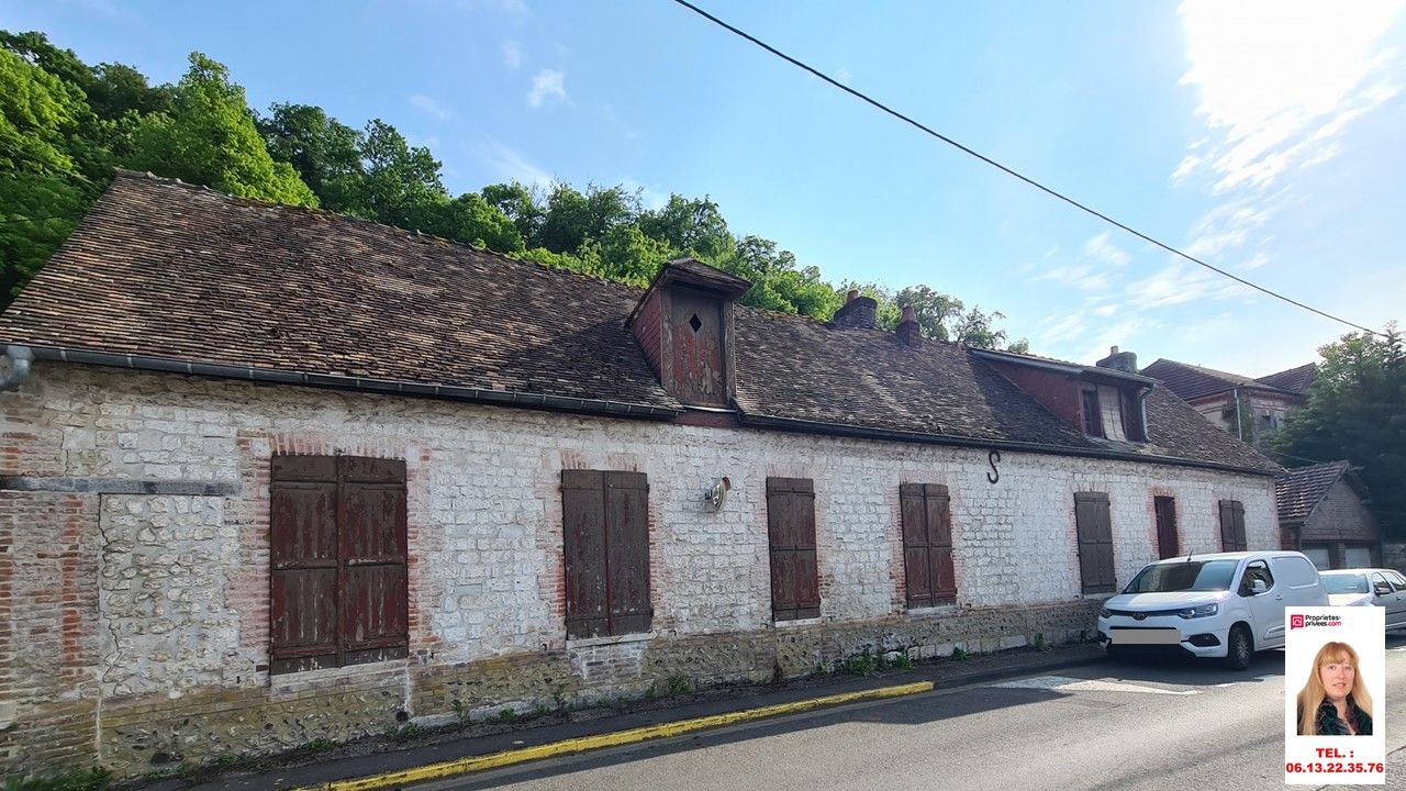 LES ANDELYS Exclusivité - Les Andelys centre - Maison en pierre d'environ 140 m2 + une grange à rénover sur 1.297 m2 de terrain plat - Prix : 99.990 2