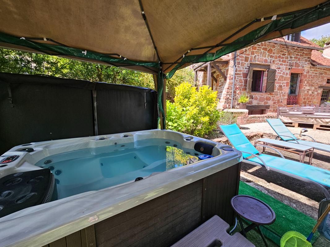 COLLONGES-LA-ROUGE Collonges La Rouge : Moulin historique de 1690 avec gîte indépendant - Rentabilité & charme en Corrèze ! EXCLUSIVITE 4