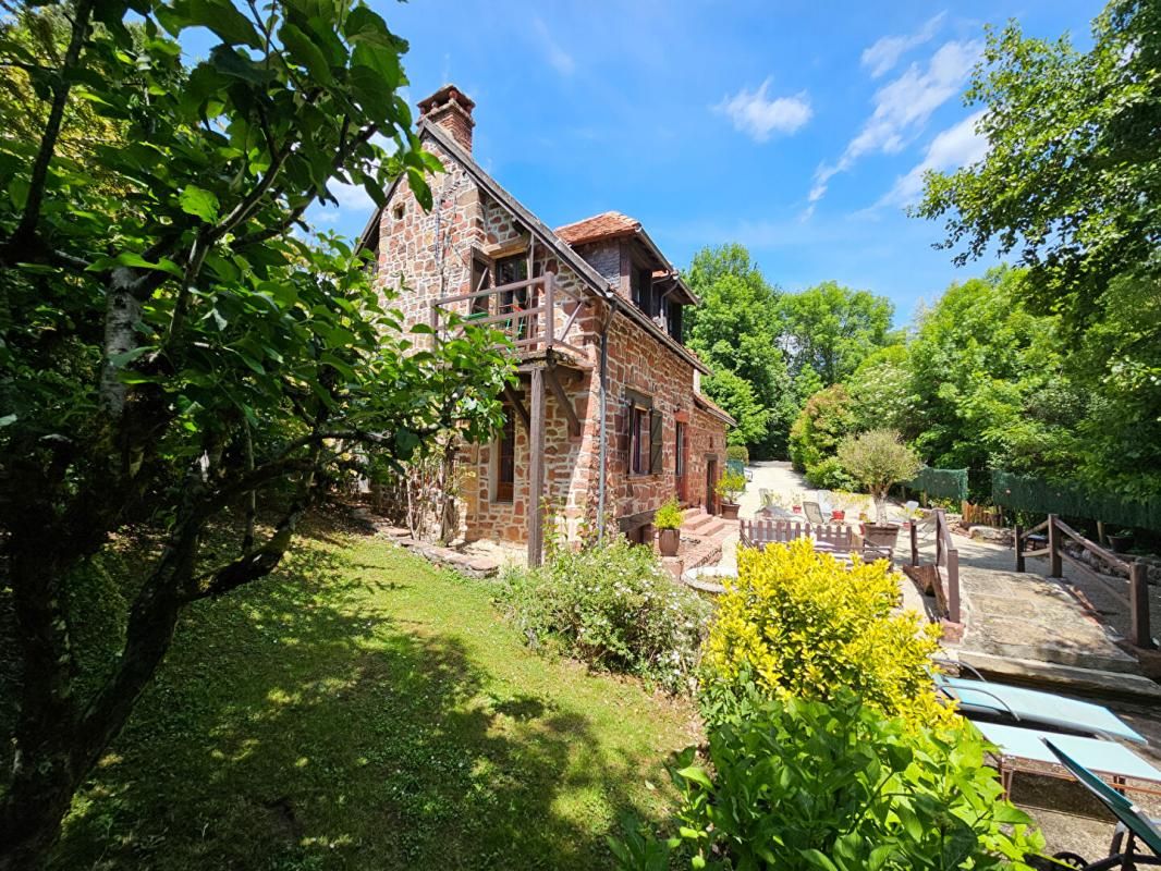 Collonges La Rouge : Moulin historique de 1690 avec gîte indépendant - Rentabilité & charme en Corrèze ! EXCLUSIVITE