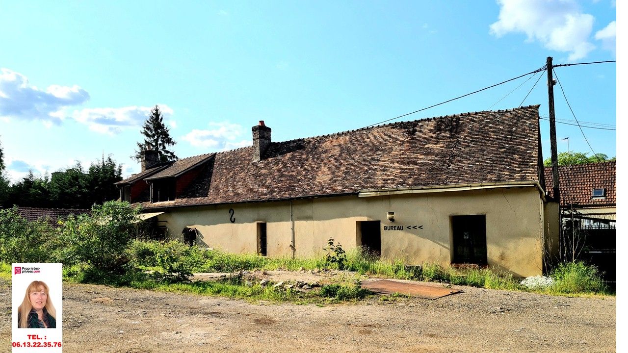 LES ANDELYS Exclusivité - Les Andelys centre - Maison en pierre d'environ 140 m2 à rénover sur 620m2 de terrain plat - Prix : 76.990 1