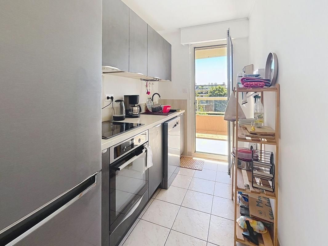 NICE NICE OUEST -  3 PIECES - TERRASSE DE 30 M²  + GARAGE FERME 4