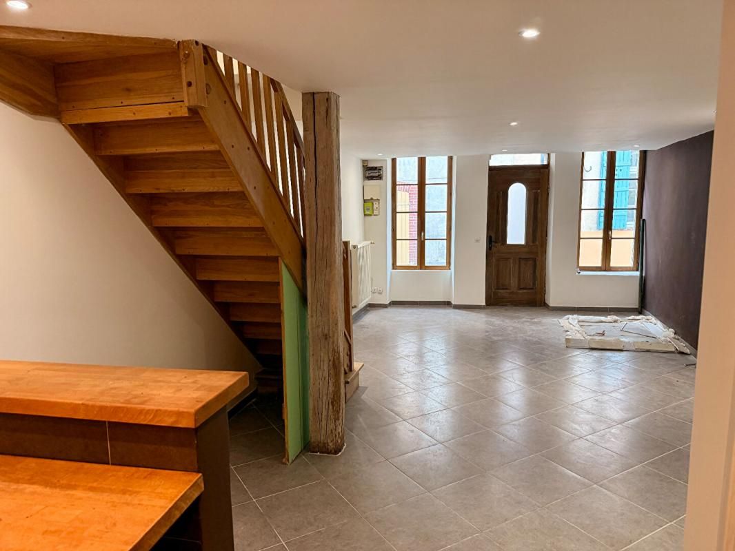 JOIGNY Maison de ville a Joigny 4 pièce(s) 82 m2 2
