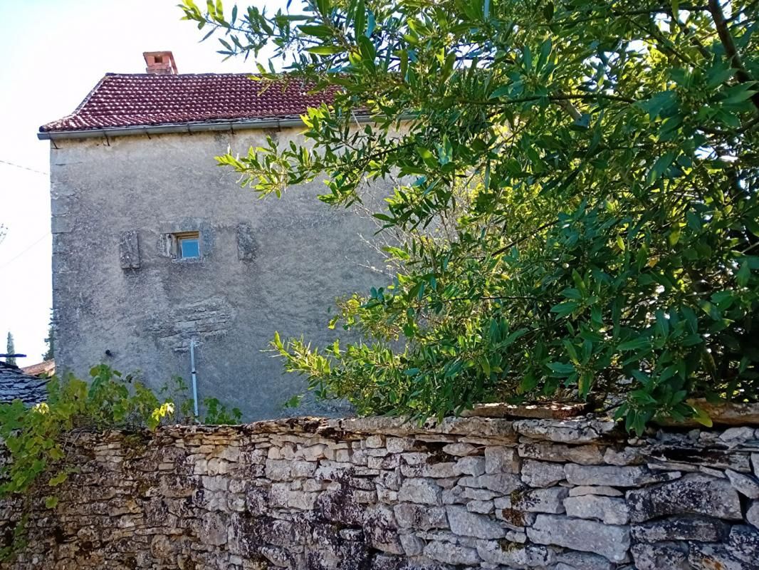 SAINT-JEAN-DE-LAUR Maison 2 pièces 48 m2 2