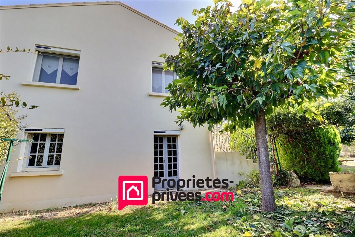 UZES Proche Uzès, Maison individuelle sur terrain de 1OOO m2 1