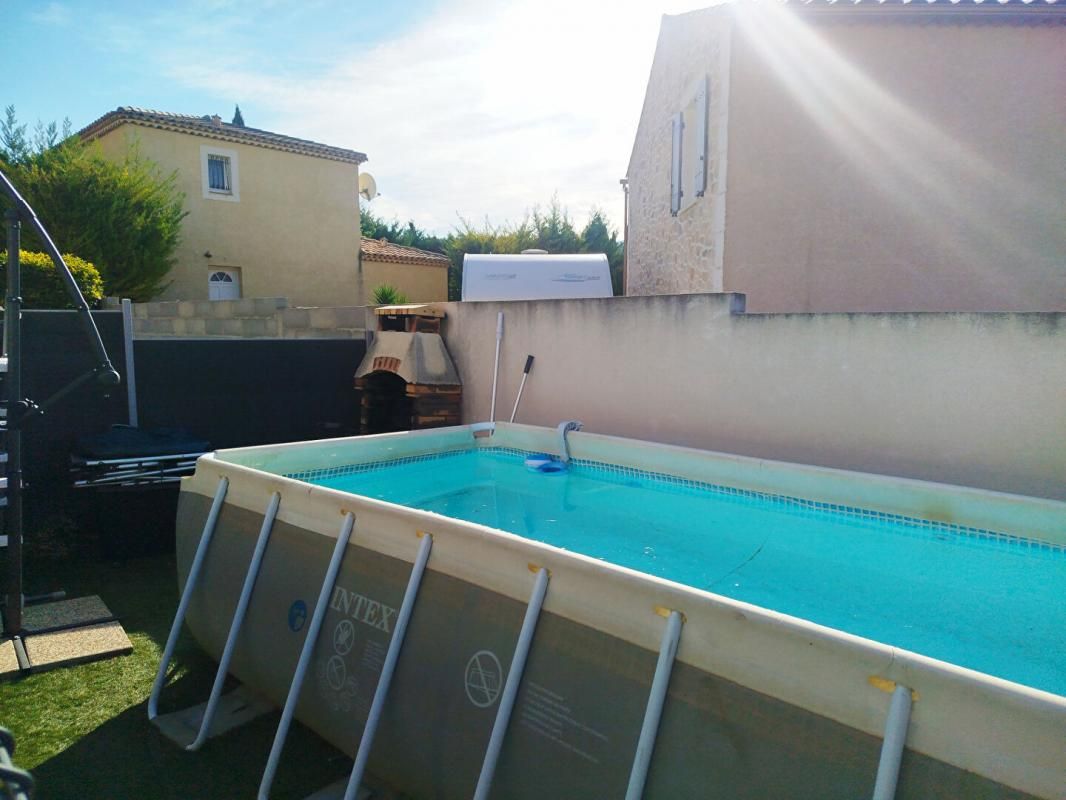 Maison récente 4 pièces - deux niveaux, extérieur et belle luminosité