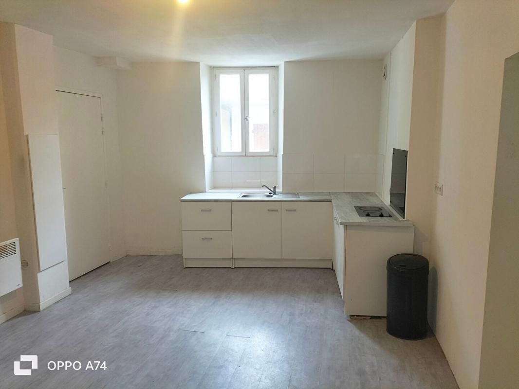 OLORON-SAINTE-MARIE Appartement de 51m² au centre-ville d'Oloron-Sainte-Marie 1