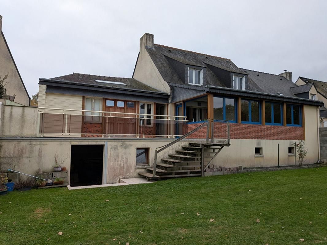 Maison rénovée -centre ville LAMBALLE