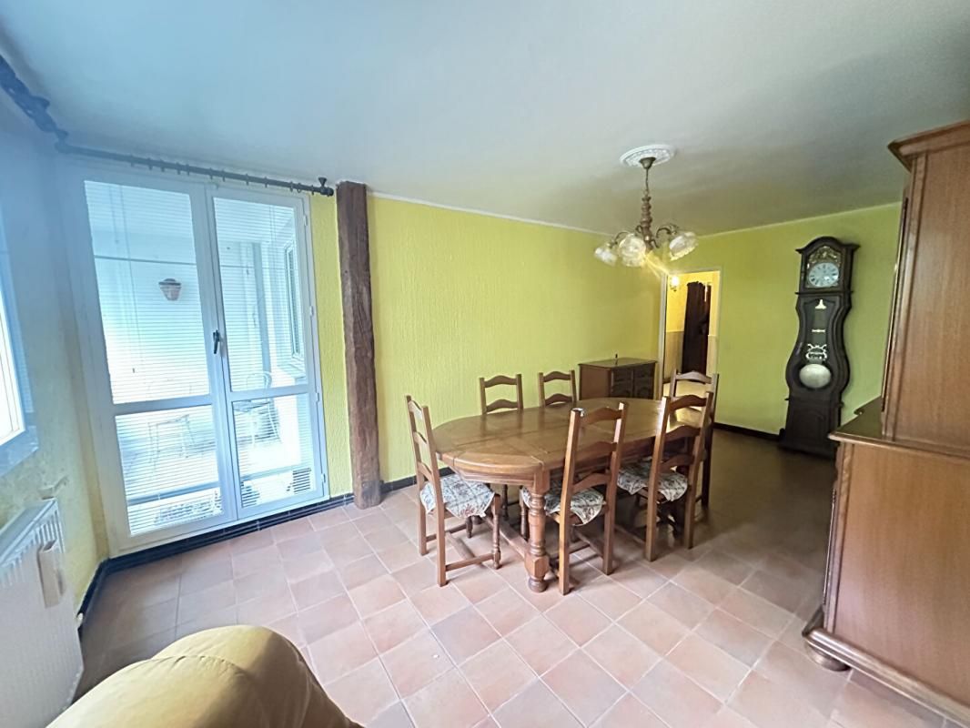 MARTIGUES Martigues Croix Sainte  T4 88m²  parking, garage  À rénover  Exclusivité 2