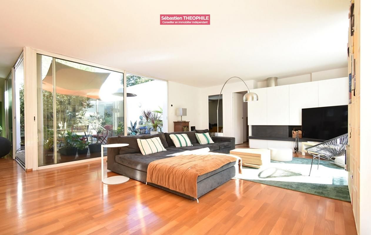 CHALLANS CHALLANS Maison d'architecte 206 m² de plain-pied avec piscine et jardin paysagé 2