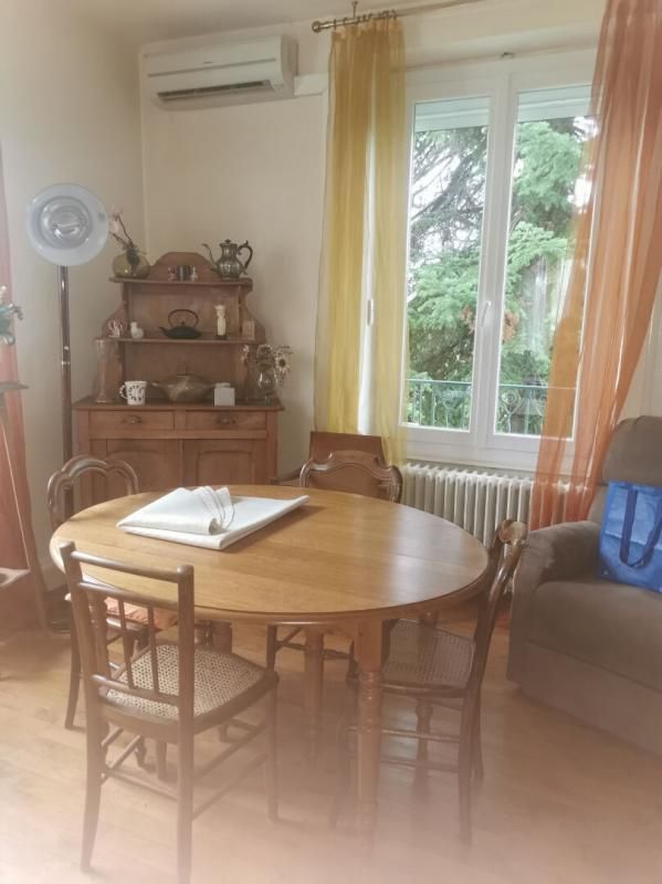 LONS-LE-SAUNIER Maison Lons Le Saunier 7 pièce(s) 172 m2 4