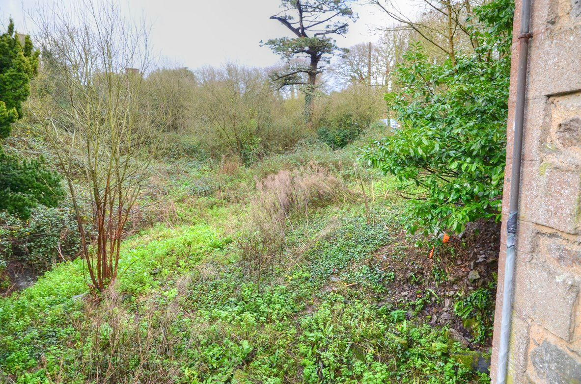 TREGUIER Maison en pierres de 163 m3 aménageable en 5 appartements T2 4