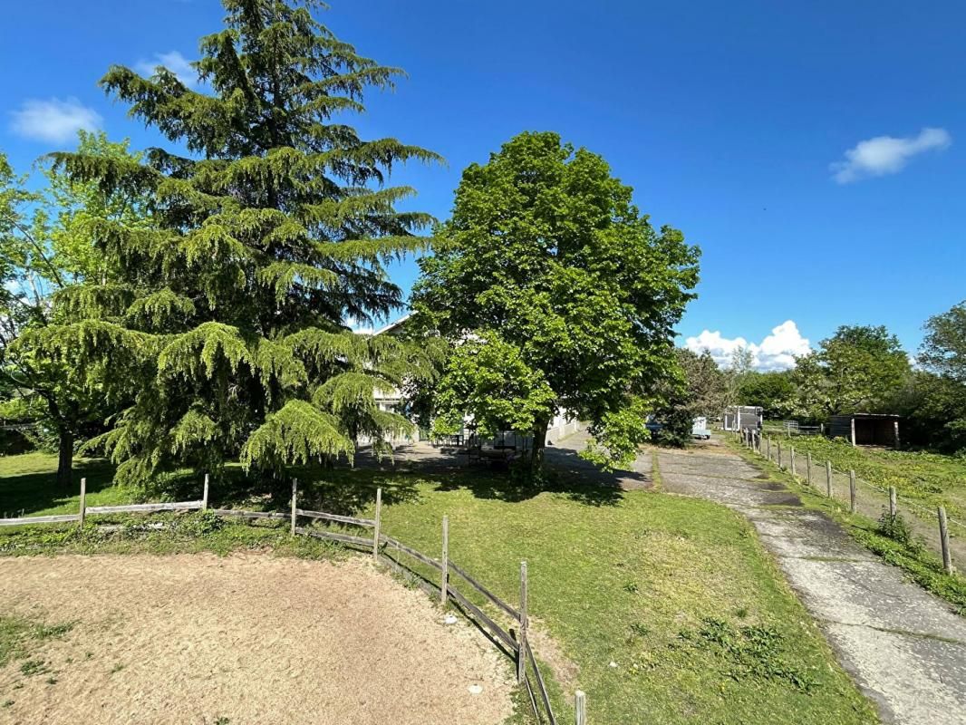 MARCILLY-LE-CHATEL Maison Montverdun 220 m2 2