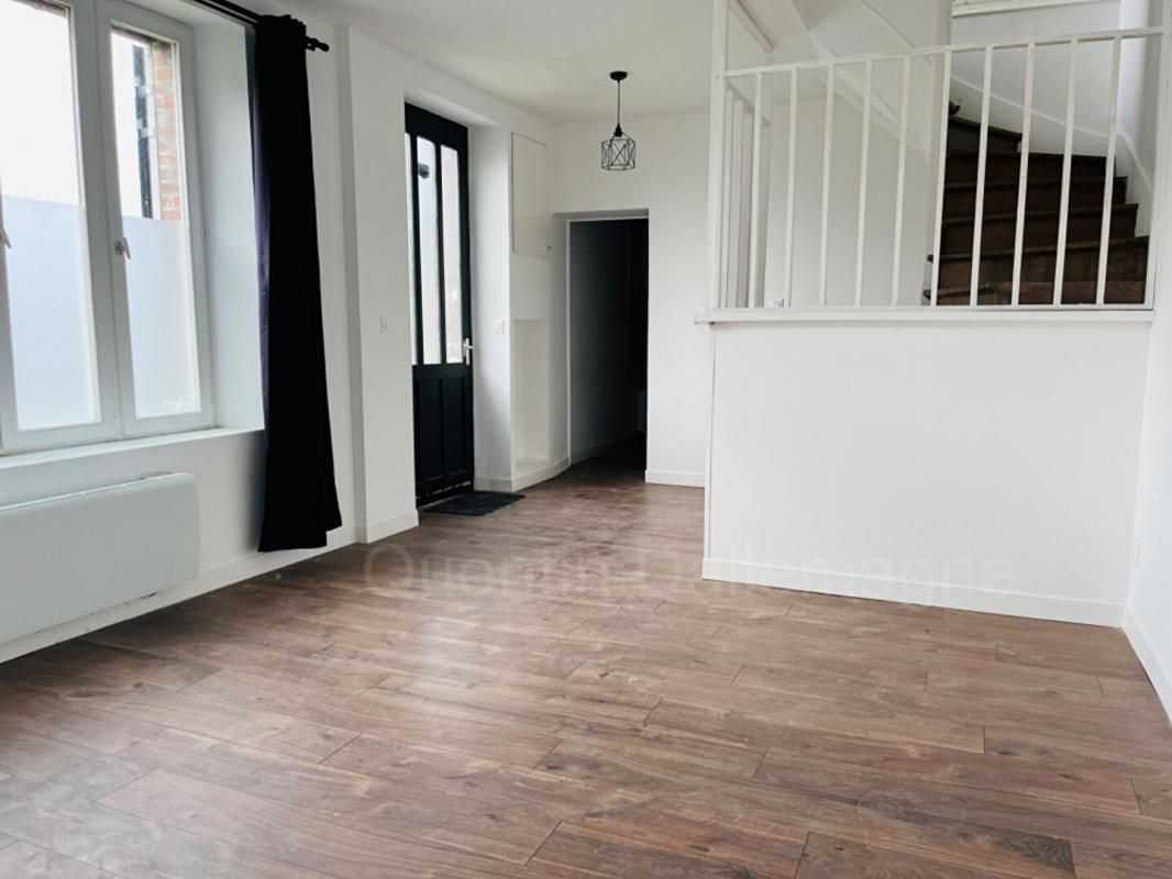 ROMILLY-SUR-SEINE Appartement triplex T5, 96 m2 en rez-de-chaussée 1