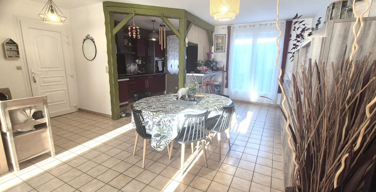 SAINT-DIZIER Belle Maison Individuelle de 116 m² Rénovée avec Goût comprenant une Cour, Bureau, Buanderie, Réserve, Terrasse et un joli Terrain Clos et entretenu de 271 m² 3