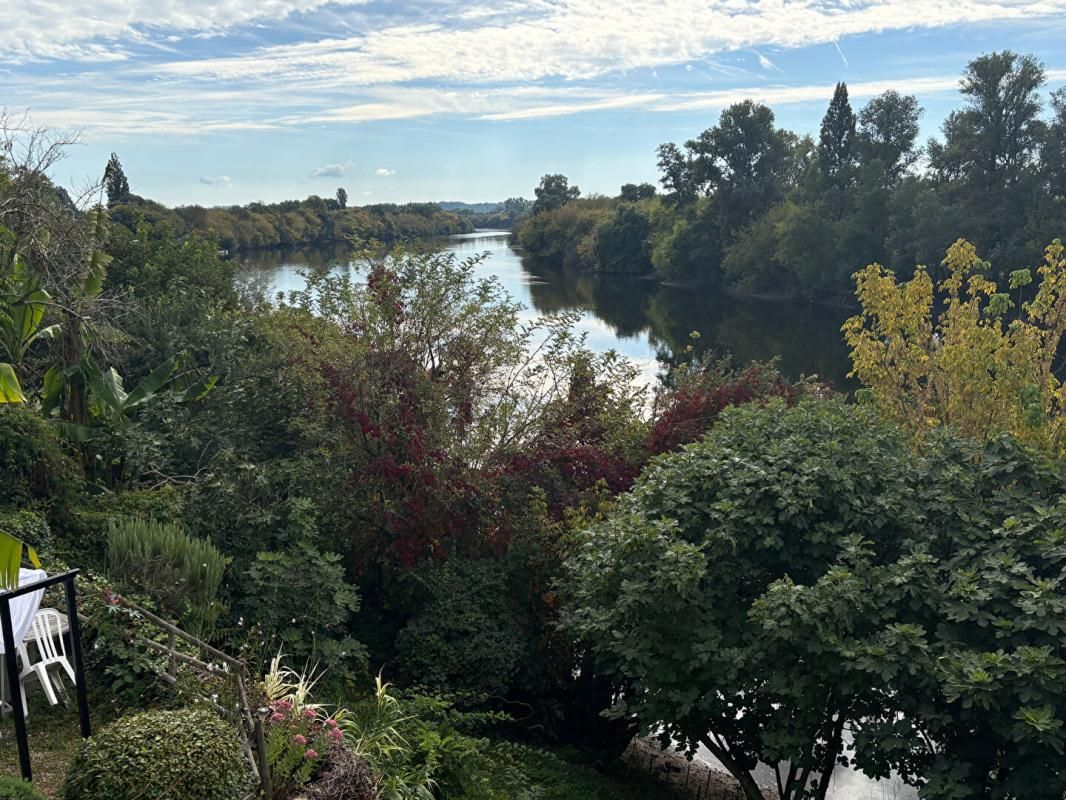 LAMOTHE-MONTRAVEL MAISON DE CHARME BORD DE RIVIÈRE ? L'ÉQUILIBRE PARFAIT ENTRE SERENITÉ ET ACCESSIBILITÉ à Lamothe Montravel 1