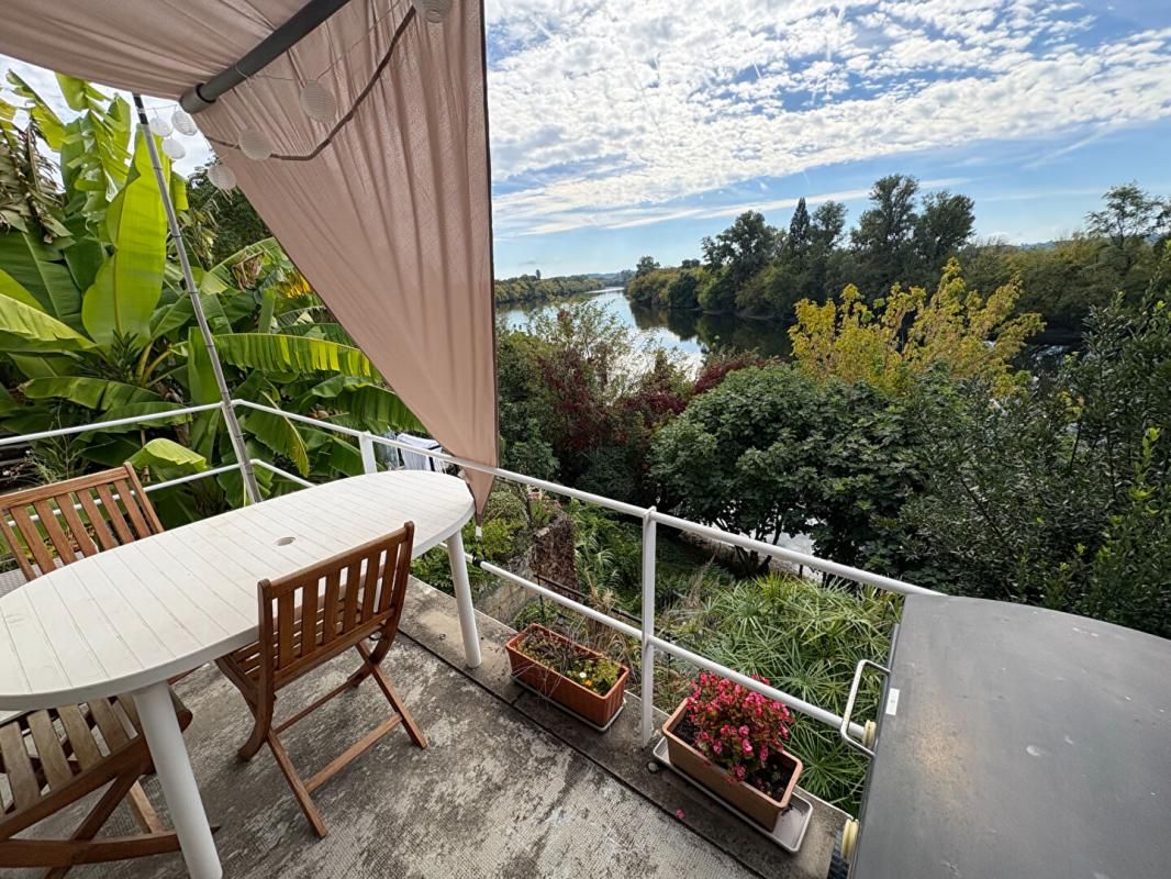 LAMOTHE-MONTRAVEL MAISON DE CHARME BORD DE RIVIÈRE ? L'ÉQUILIBRE PARFAIT ENTRE SERENITÉ ET ACCESSIBILITÉ à Lamothe Montravel 2