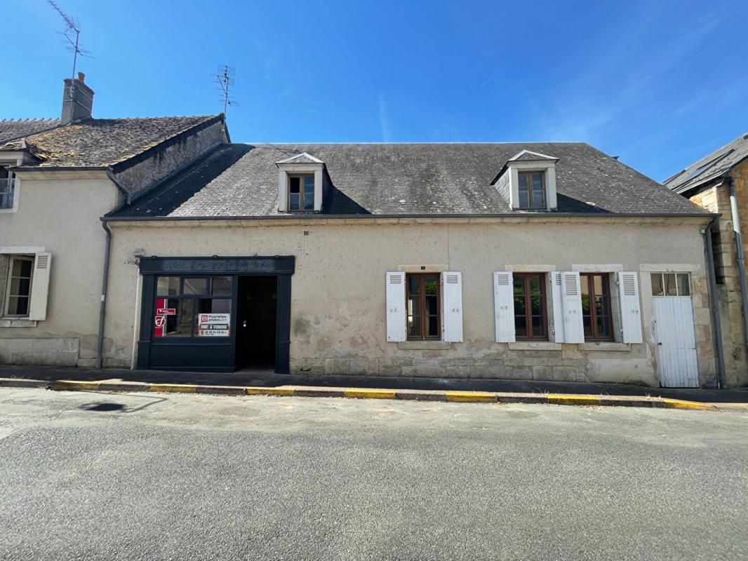 Maison de village à fort potentiel 133 m² + combles aménageables Proche Saint-Amand-Montrond