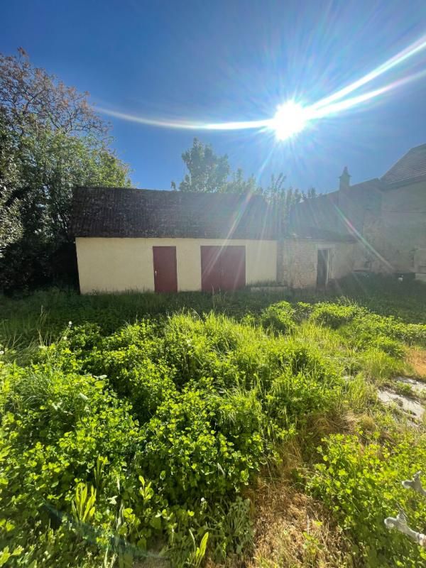 MEILLANT Maison de village à fort potentiel  133 m² + combles aménageables  Proche Saint-Amand-Montrond 3