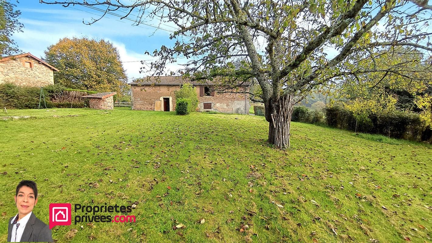 JARNOSSE JARNOSSE (42460) Maison 100 m² à rénover avec annexes et terrain 1100m² 3