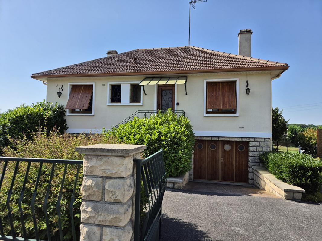 COMPIEGNE Jolie maison non mitoyenne 1