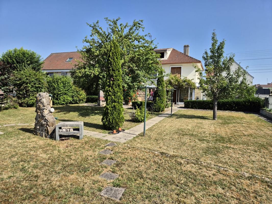 COMPIEGNE Jolie maison non mitoyenne 3